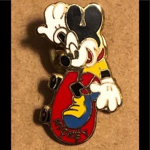 Mickey skateboarding Disney collectors pin